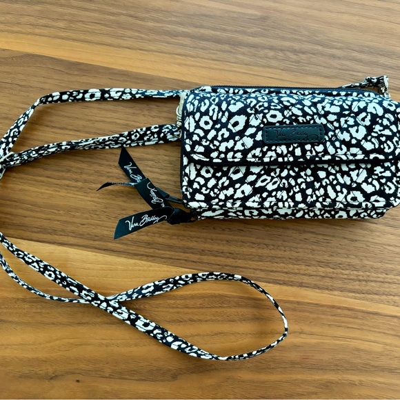 Vera Bradley Crossbody Bag - Picture 1 of 5